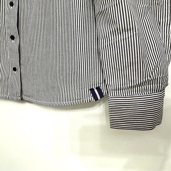 Like New COURT & ROWE Pinstripe Button Front Shirt Navy Blue & White Size XS - Picture 5 of 11